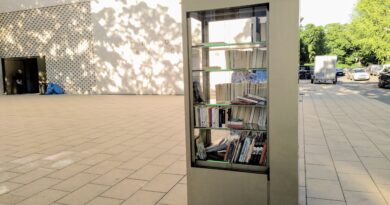 Bücherschrank Erlöserkirche Photo Christoph Stein