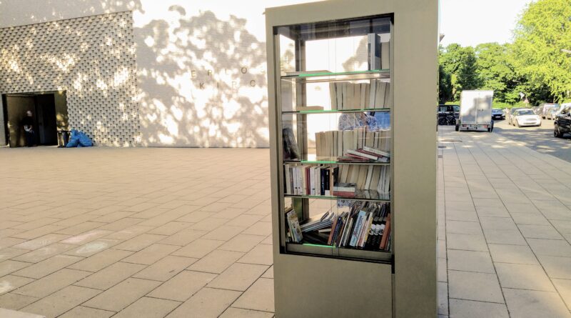 Bücherschrank Erlöserkirche Photo Christoph Stein